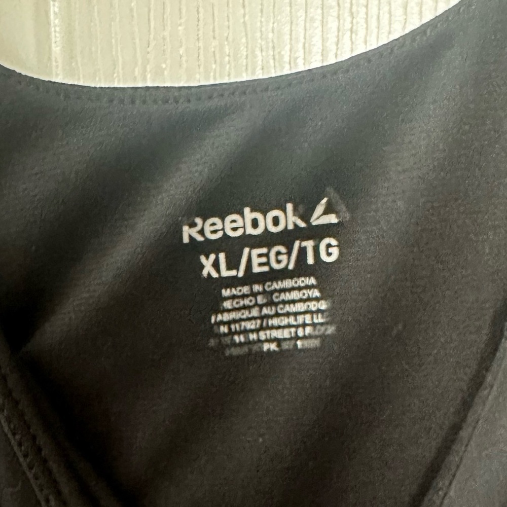 Reebok XL Black Workout Tank Top Built-In Bra | Moisture Wicking Athleisure - Picture 4 of 6